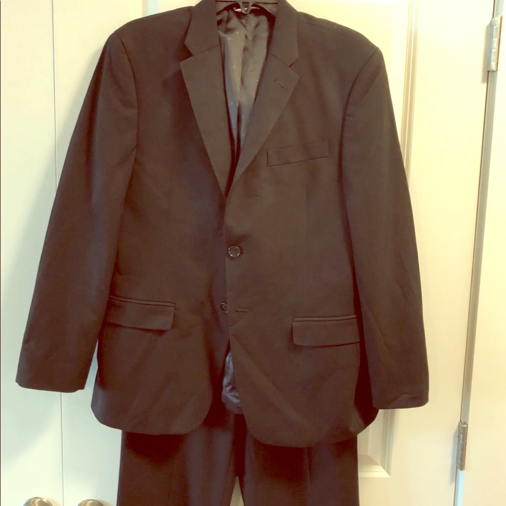 Men’s Tommy Hilfiger black suit - Size 38S